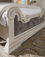 Load image into Gallery viewer, Bruchandi Upholstered Bed