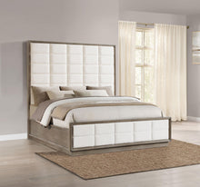 Load image into Gallery viewer, Durango Panel Bed
