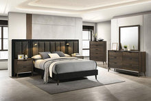 Load image into Gallery viewer, Chalfont E.King Wall Panels