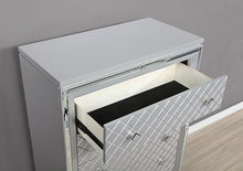 Load image into Gallery viewer, BELLETERRE Chest