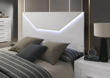 Load image into Gallery viewer, Whitby E.King & Queen Bed