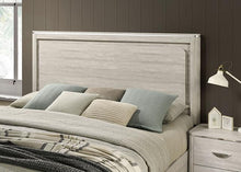Load image into Gallery viewer, Farsund 4 Pc Queen Bedroom Set