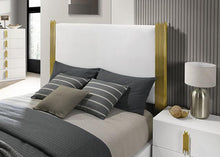 Load image into Gallery viewer, Basildon E.King & Queen Bed