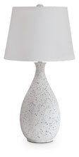 Load image into Gallery viewer, Wyattford Table Lamp