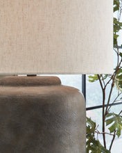 Load image into Gallery viewer, Zandophen Table Lamp - Ego Home Furniture