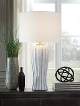 Load image into Gallery viewer, Lanwell Table Lamp - Ego Home Furniture