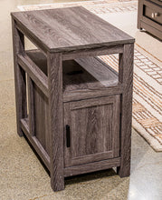 Load image into Gallery viewer, Fendenmore Chairside End Table - Ego Home Furniture