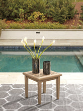 Load image into Gallery viewer, Gerianne Outdoor Occasional Table Set
