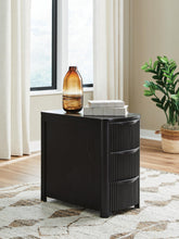 Load image into Gallery viewer, Camdill Chairside End Table