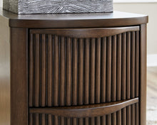 Load image into Gallery viewer, Camdill Chairside End Table - Ego Home Furniture