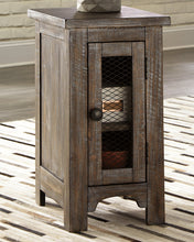 Load image into Gallery viewer, Danell Ridge Chairside End Table
