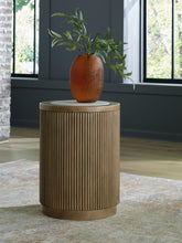 Load image into Gallery viewer, Camdill End Table