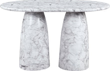 Load image into Gallery viewer, Cosenza - Concrete Indoor / Outdoor Table