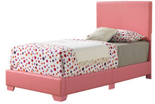 Load image into Gallery viewer, Elegant Platform Bed For Relaxed Spaces