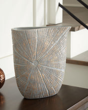 Load image into Gallery viewer, Ardenley - Vase