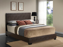 Load image into Gallery viewer, Elegant Platform Bed For Relaxed Spaces