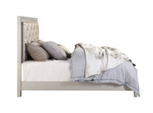 Load image into Gallery viewer, Sliverfluff - Bed With LED