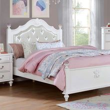 Load image into Gallery viewer, Belva 4 Pc Bedroom Set