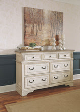Load image into Gallery viewer, Realyn - Panel Bedroom Set