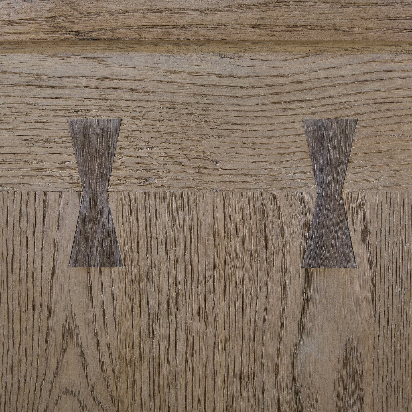 Pagosa - Bar Cabinet - English Knotty Oak