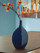 Load image into Gallery viewer, Abtinson - Vase