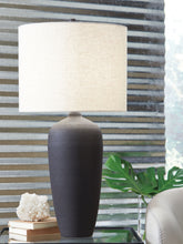Load image into Gallery viewer, Ryenburg - Metal Table Lamp - Black
