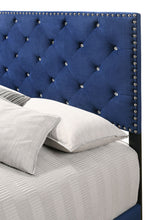 Load image into Gallery viewer, Luxurious Upholstered Bed
