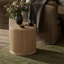 Load image into Gallery viewer, Madera - Oak Veneer And Solid Wood Table
