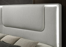 Load image into Gallery viewer, B023 - Bed