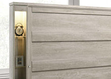 Load image into Gallery viewer, B318 - Bedroom Set