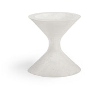 Load image into Gallery viewer, Vessa - Indoor / Outdoor Concrete Planter