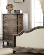Load image into Gallery viewer, Baudouin - Weathered Chest - Oak
