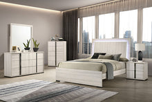 Load image into Gallery viewer, Horten E.King, Queen, & Full Bed