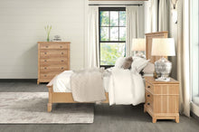 Load image into Gallery viewer, McHenry E.King Bed