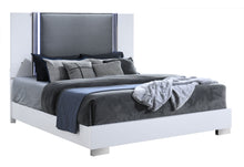 Load image into Gallery viewer, YLIME SMOOTH WHITE KING BED WITH LED FULLY SLATTED
