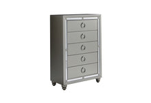 Load image into Gallery viewer, RILEY SILVER CHEST