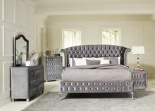 Load image into Gallery viewer, Deanna Bedroom Traditional Metallic Queen Bed - Ego Home Furniture