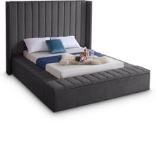Load image into Gallery viewer, Kiki - Bed
