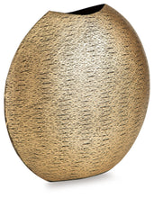 Load image into Gallery viewer, Iansboro - Vase
