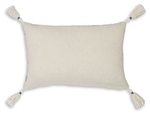 Load image into Gallery viewer, Winbury - Pillow
