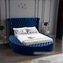 Load image into Gallery viewer, Luxus - Bed
