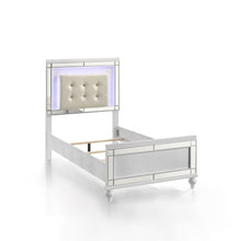 Load image into Gallery viewer, Valentino - Bed
