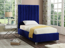 Load image into Gallery viewer, Candace - Bed
