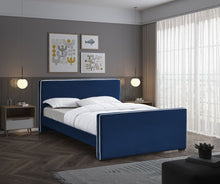 Load image into Gallery viewer, Dillard - Bed
