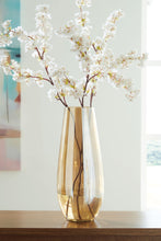 Load image into Gallery viewer, Rhettman - Vase
