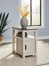 Load image into Gallery viewer, Fendenmore - Chair Side End Table
