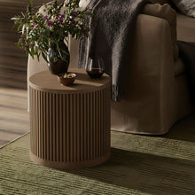 Load image into Gallery viewer, Madera - Oak Veneer And Solid Wood Table
