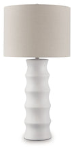 Load image into Gallery viewer, Veraleigh - Poly Lamp
