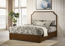 Load image into Gallery viewer, Garland Panel Bed
