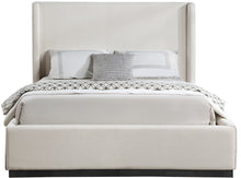 Load image into Gallery viewer, Flynn - Bed
